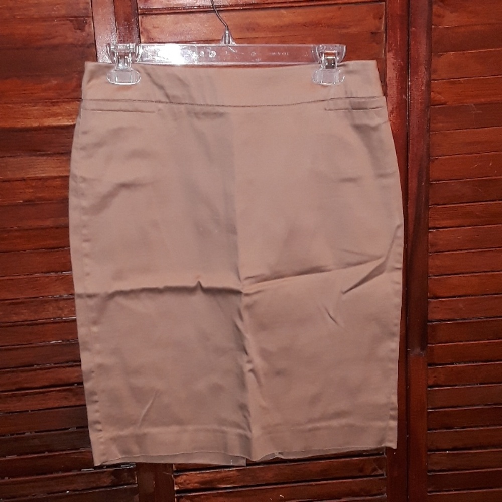 Pencil beige skirt